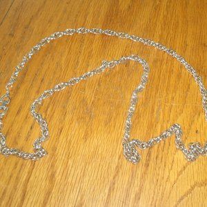Roget necklace silver tone link chain